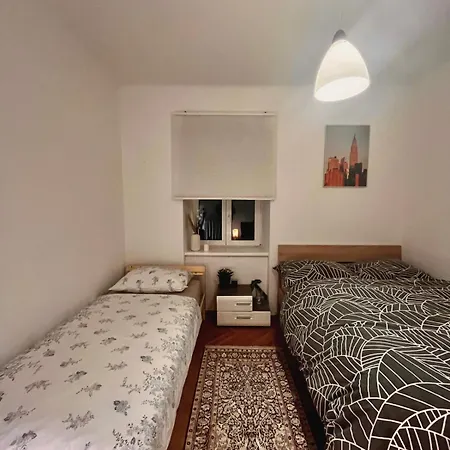 Comfy In Center *