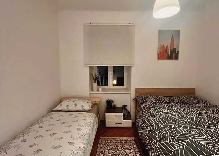 Comfy In Center *
